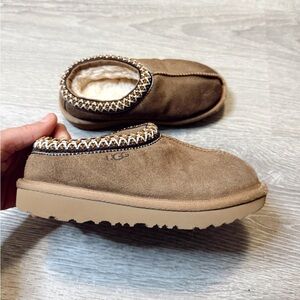 •UGG• SLIPPERS